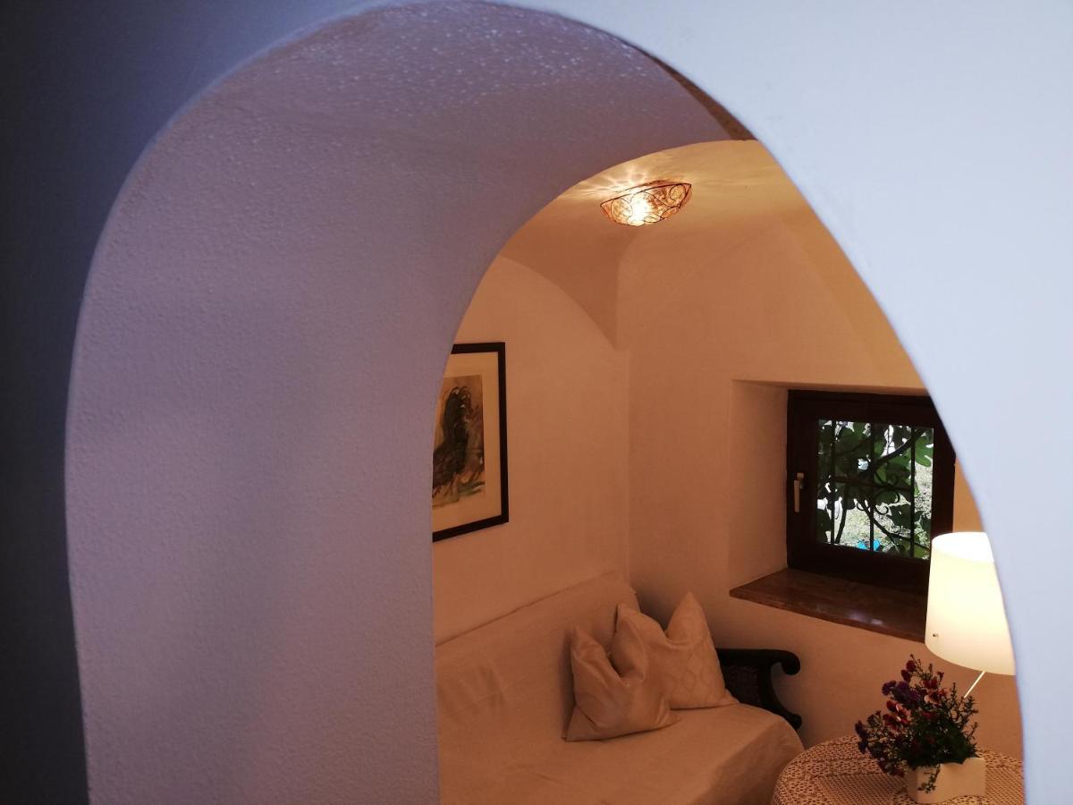 Ansitz Grustdorf Apartment Appiano Sulla Strada Del Vino Ngoại thất bức ảnh