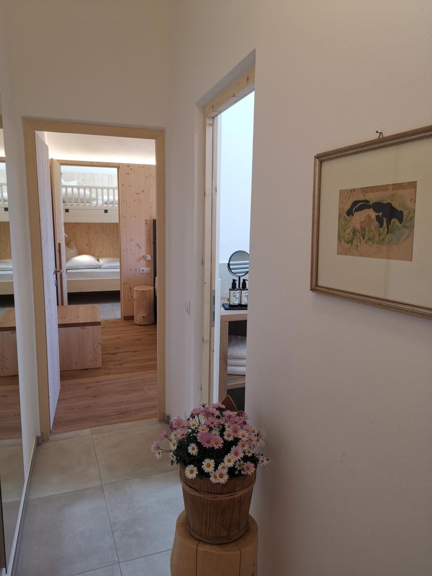 Ansitz Grustdorf Apartment Appiano Sulla Strada Del Vino Ngoại thất bức ảnh