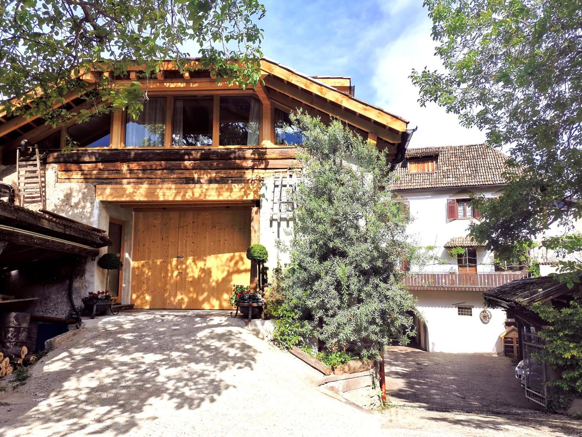 Ansitz Grustdorf Apartment Appiano Sulla Strada Del Vino Ngoại thất bức ảnh